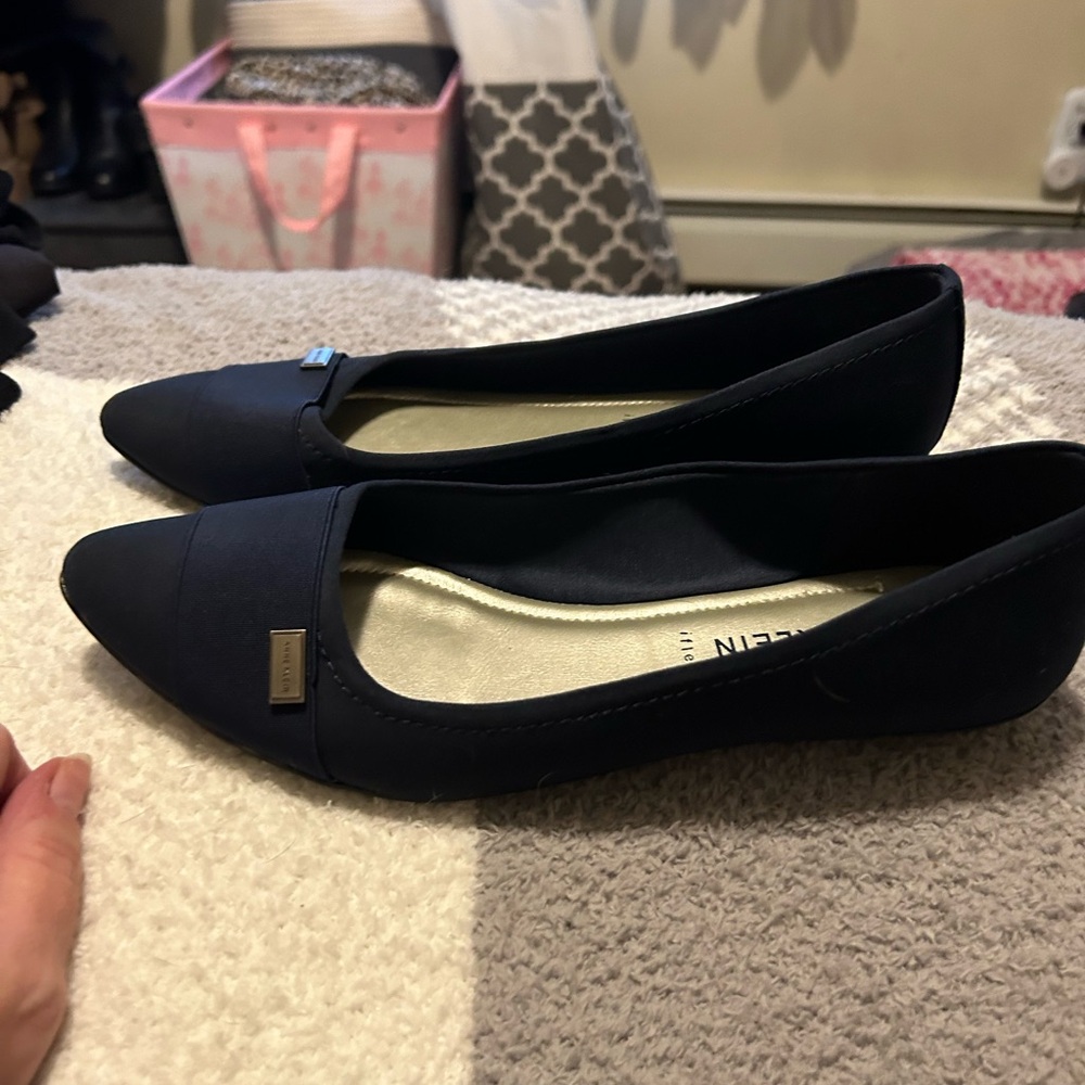Woman’s Navy Blue Flats